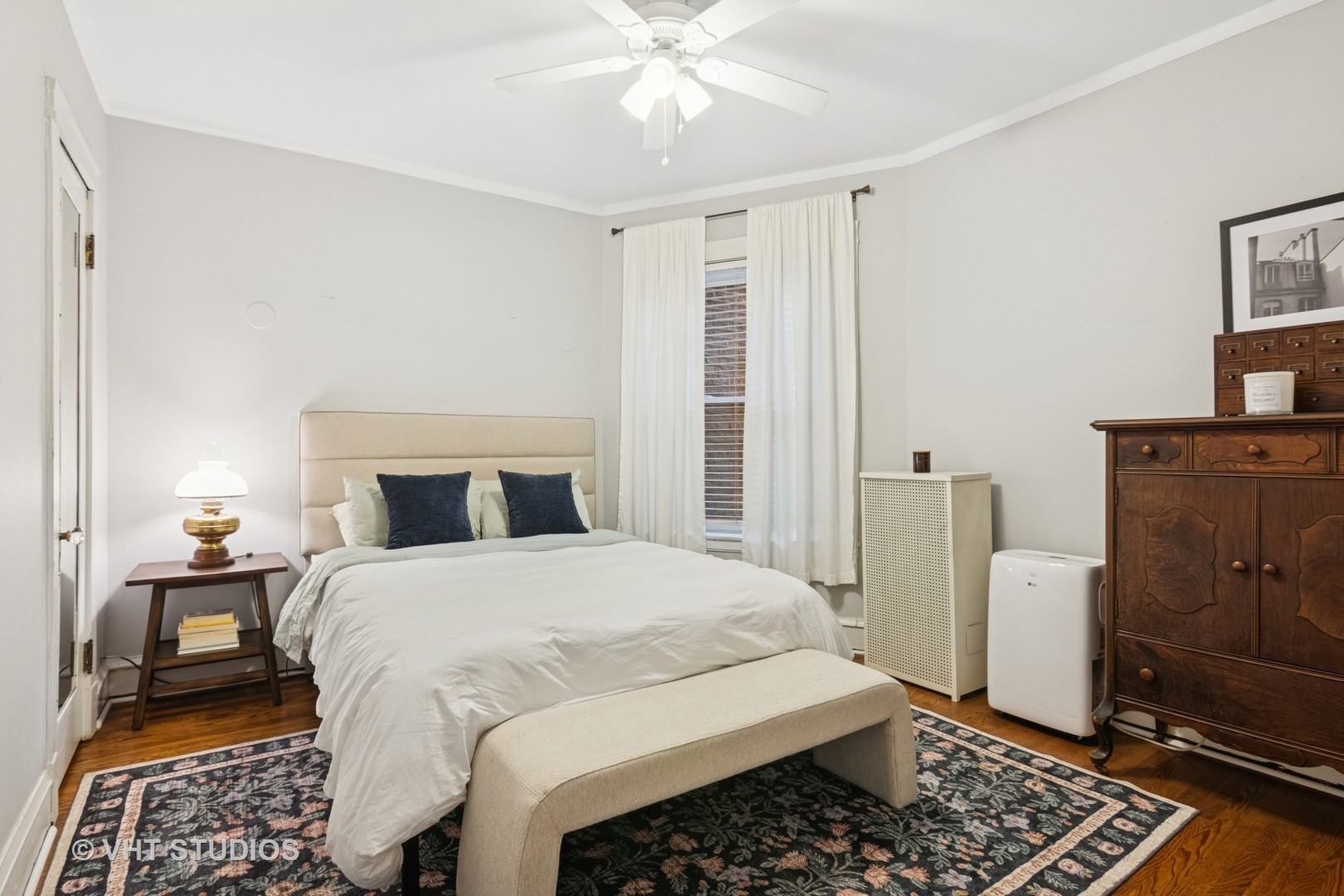 629 W Buckingham Place Unit: 1W