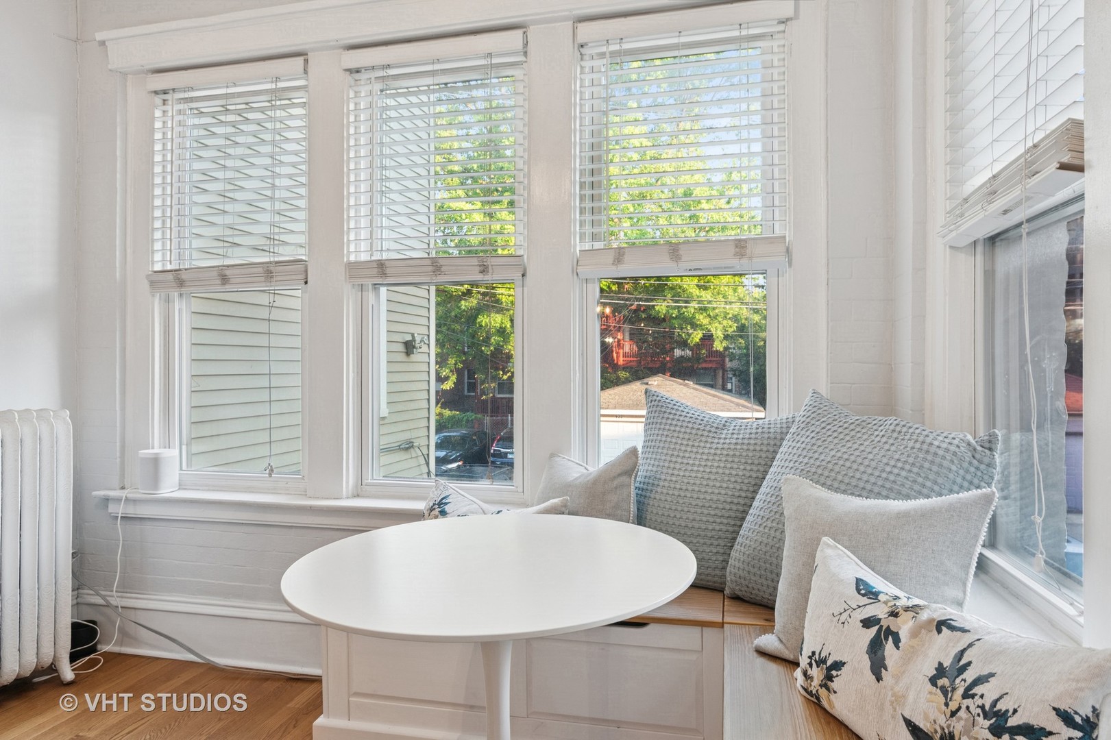 629 W Buckingham Place Unit: 1W