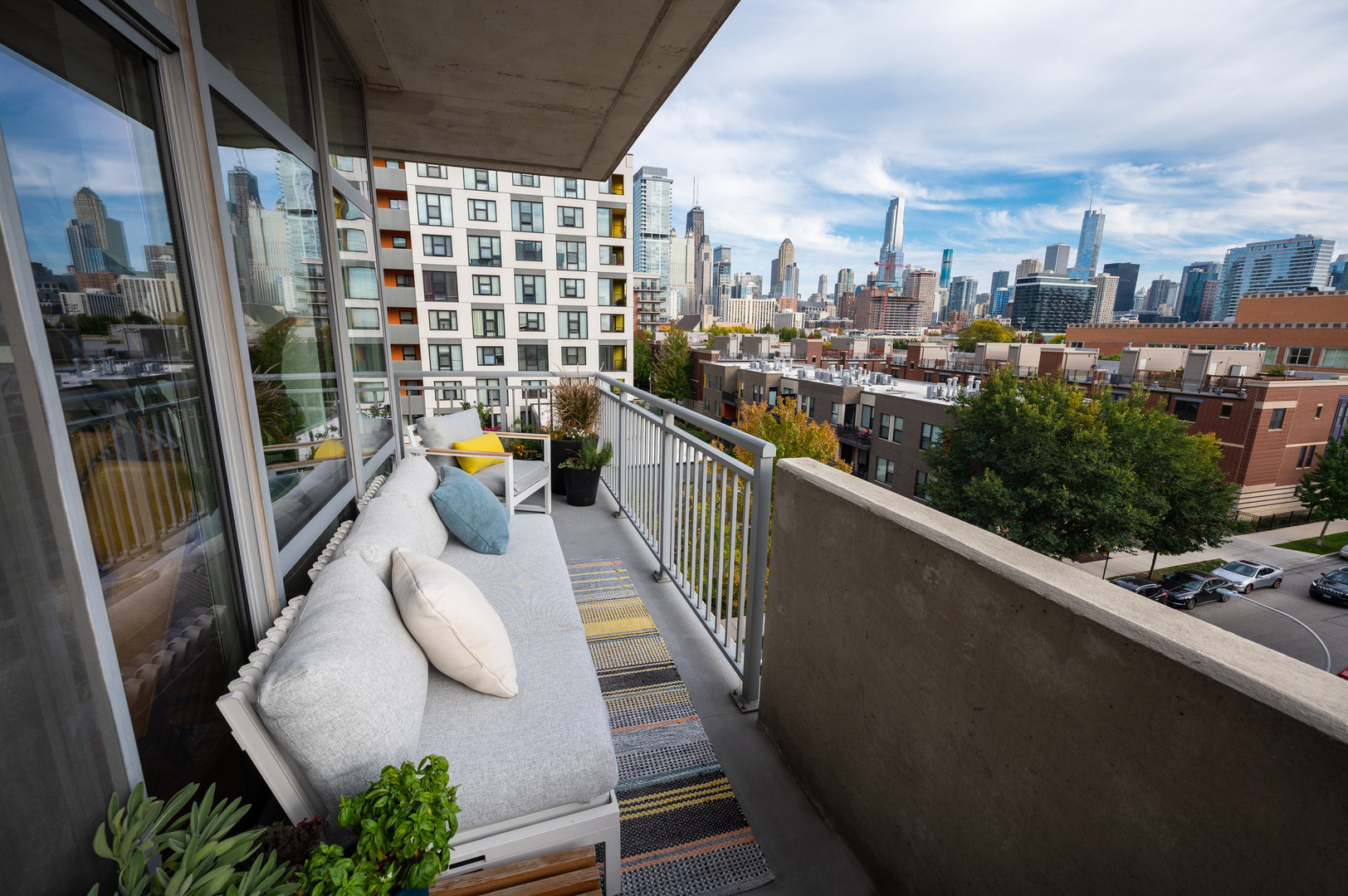 511 W Division Street Unit: 507