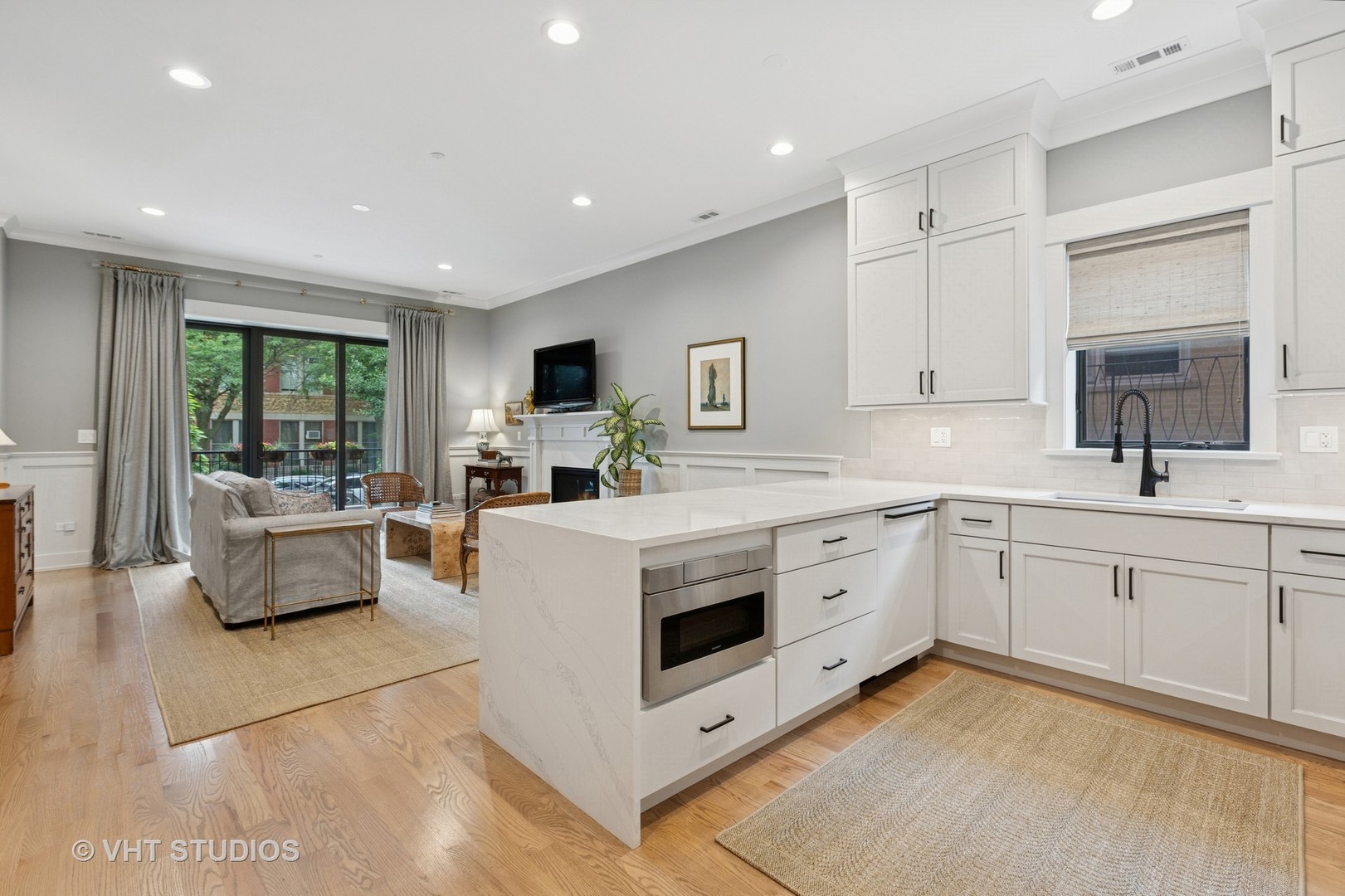 4321 N Paulina Street Unit: 2N