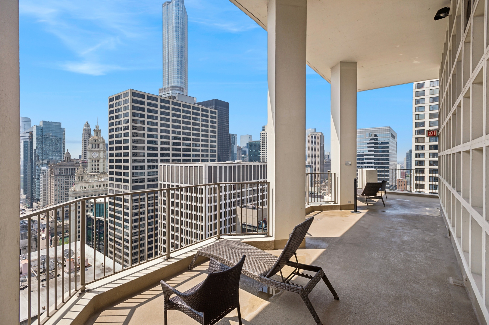 535 N MICHIGAN Avenue Unit: 2515