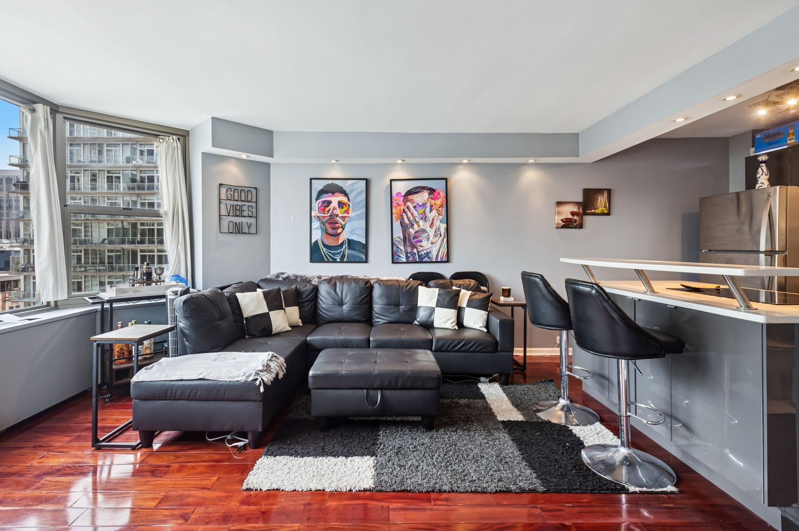 535 N MICHIGAN Avenue Unit: 2515