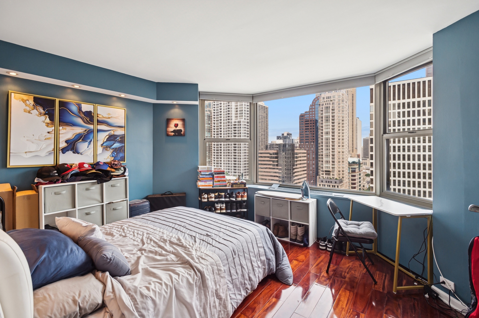 535 N MICHIGAN Avenue Unit: 2515