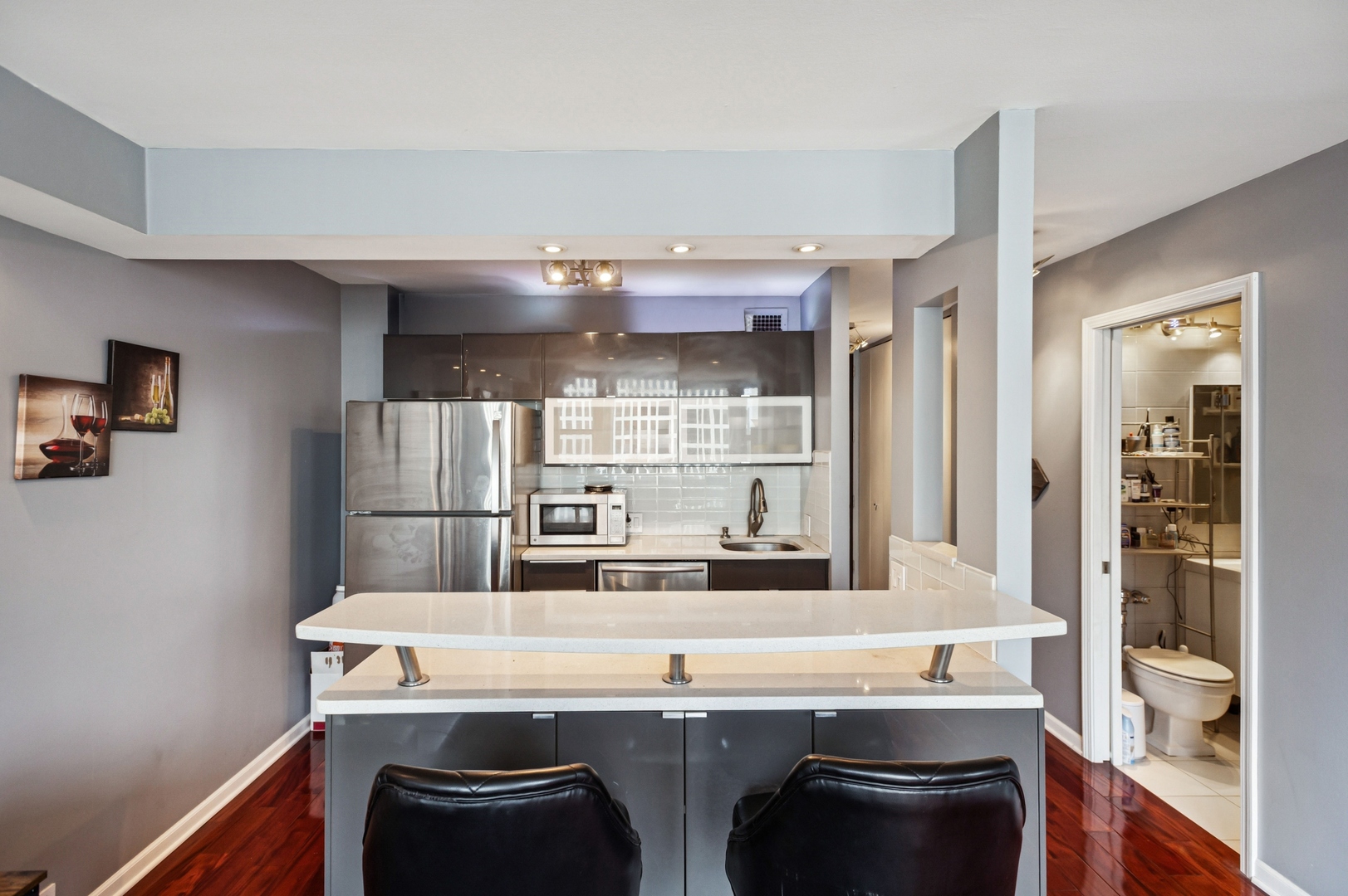 535 N MICHIGAN Avenue Unit: 2515