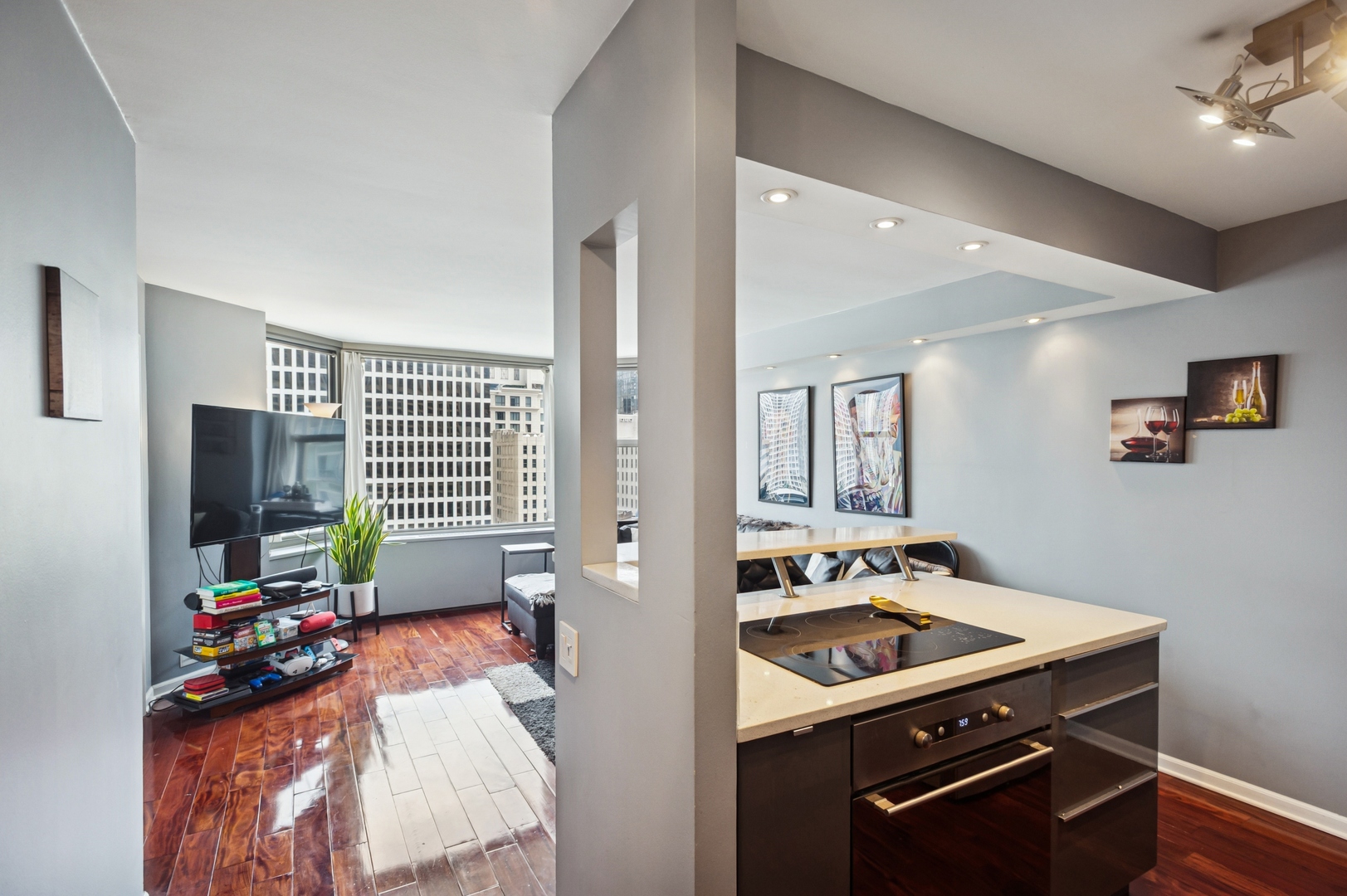 535 N MICHIGAN Avenue Unit: 2515