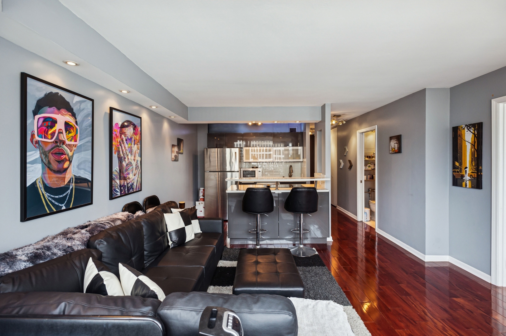 535 N MICHIGAN Avenue Unit: 2515