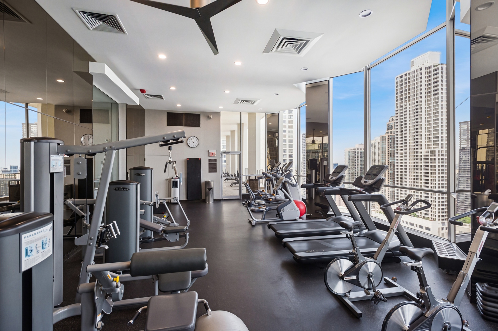 535 N MICHIGAN Avenue Unit: 2515