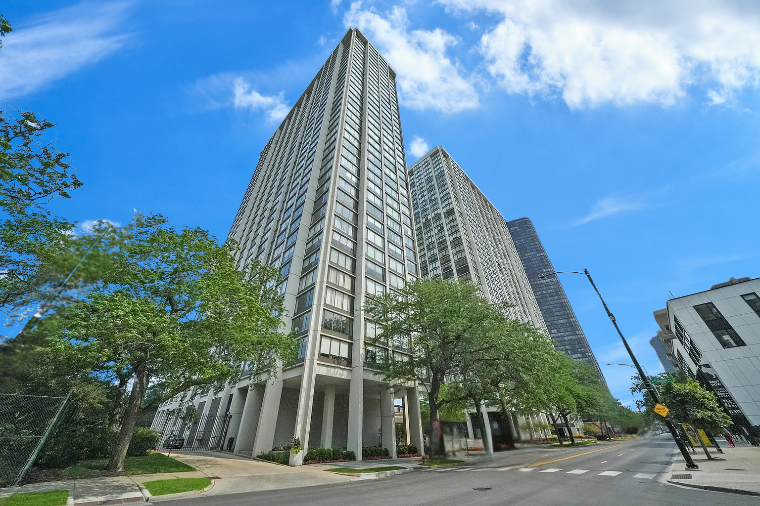 5455 N Sheridan Road Unit: 1008