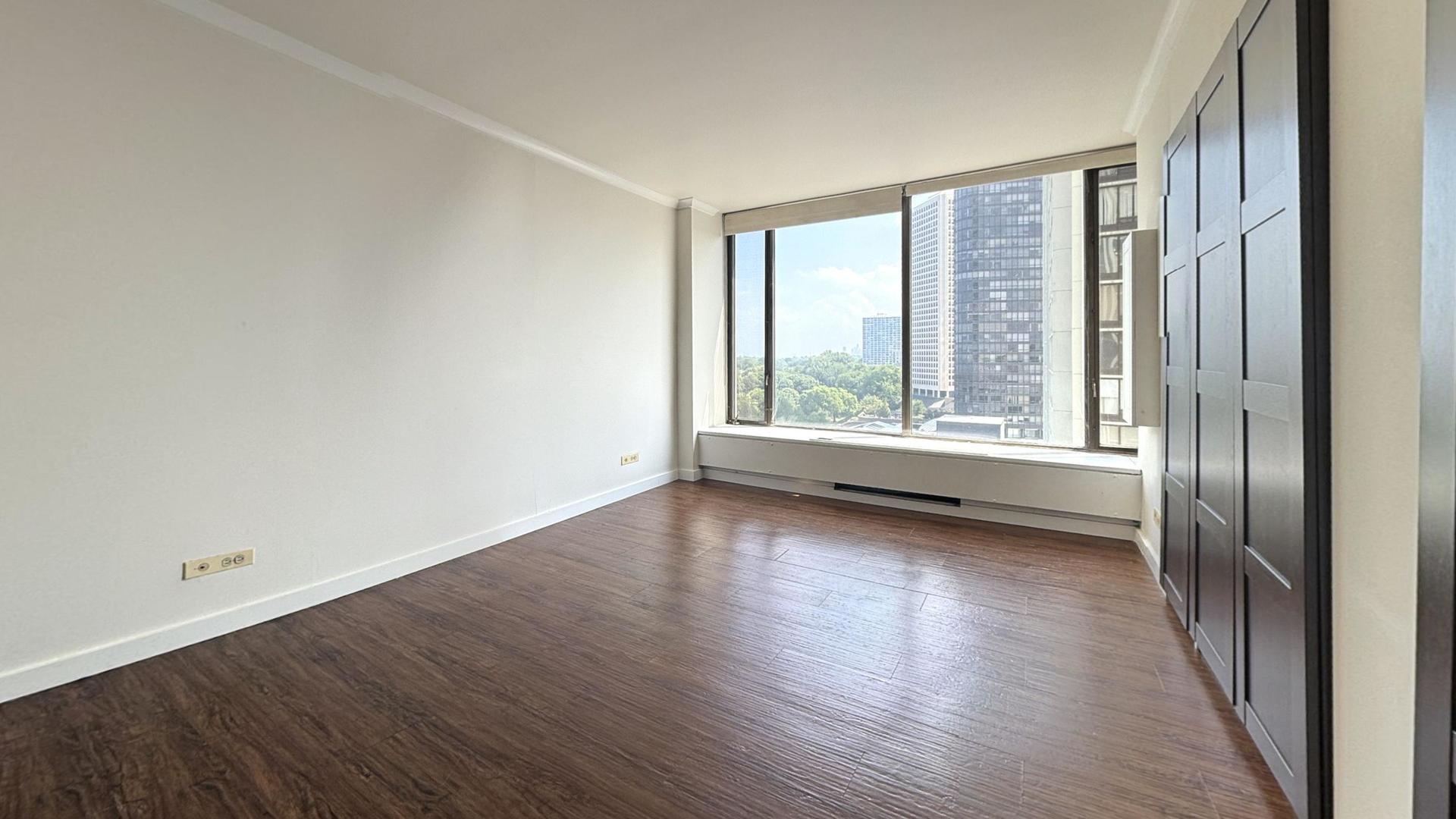 5455 N Sheridan Road Unit: 1008