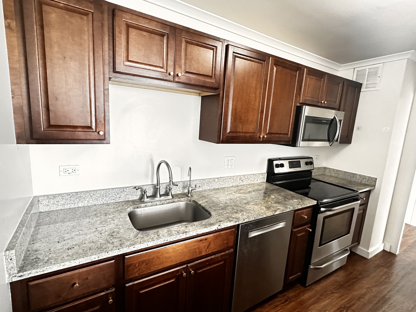 5455 N Sheridan Road Unit: 1008