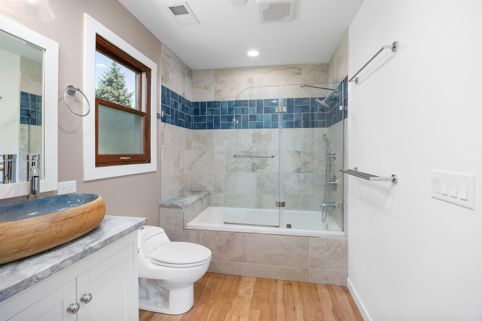 1125 Huntleigh Drive