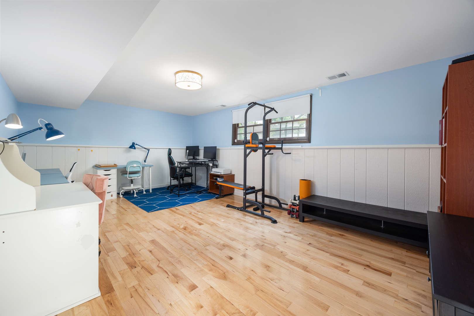 1125 Huntleigh Drive