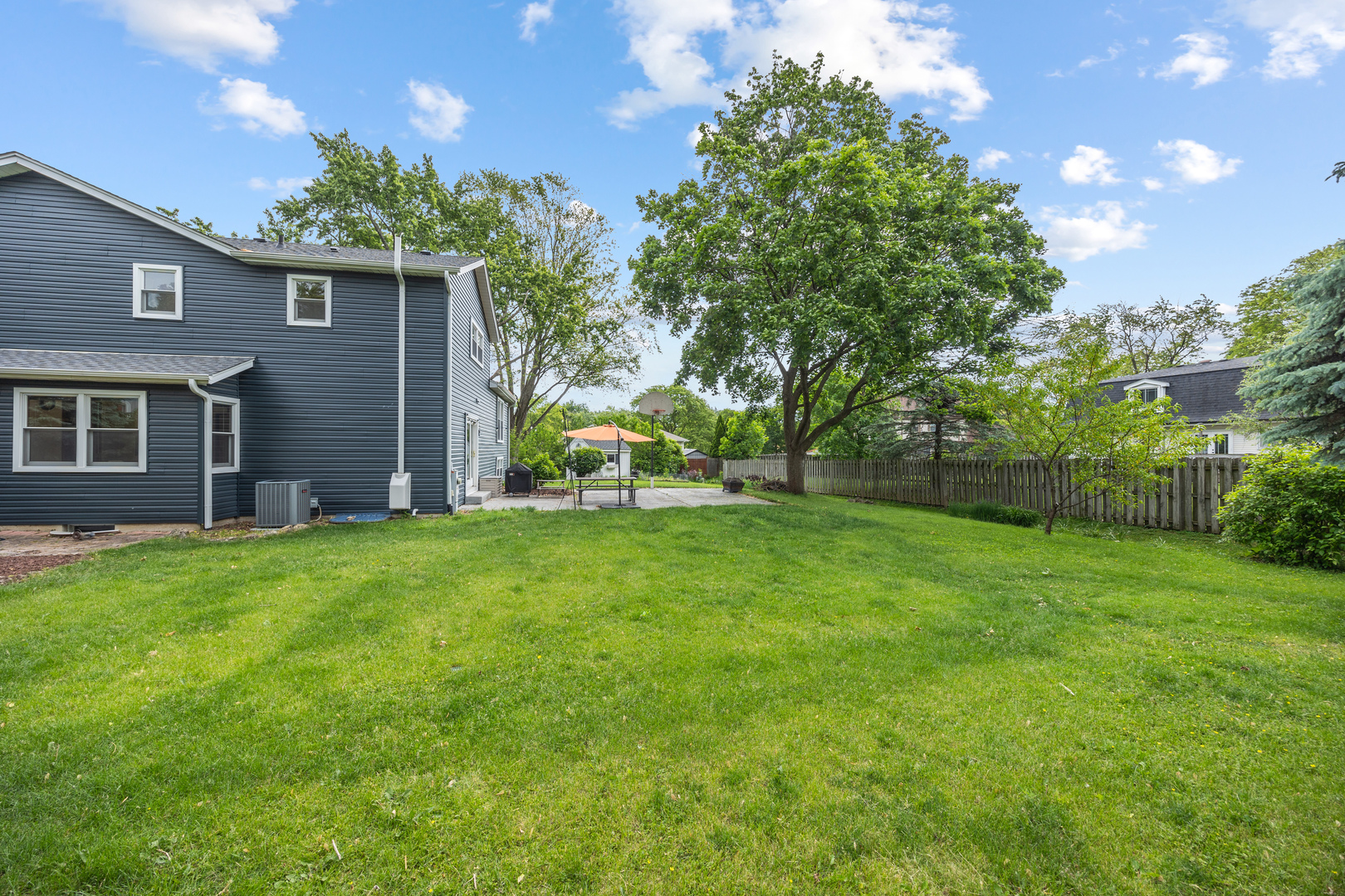 1125 Huntleigh Drive