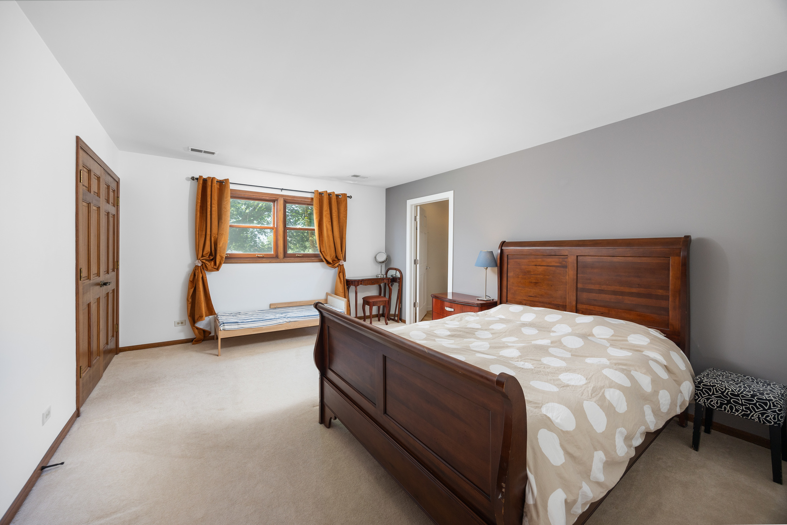 1125 Huntleigh Drive