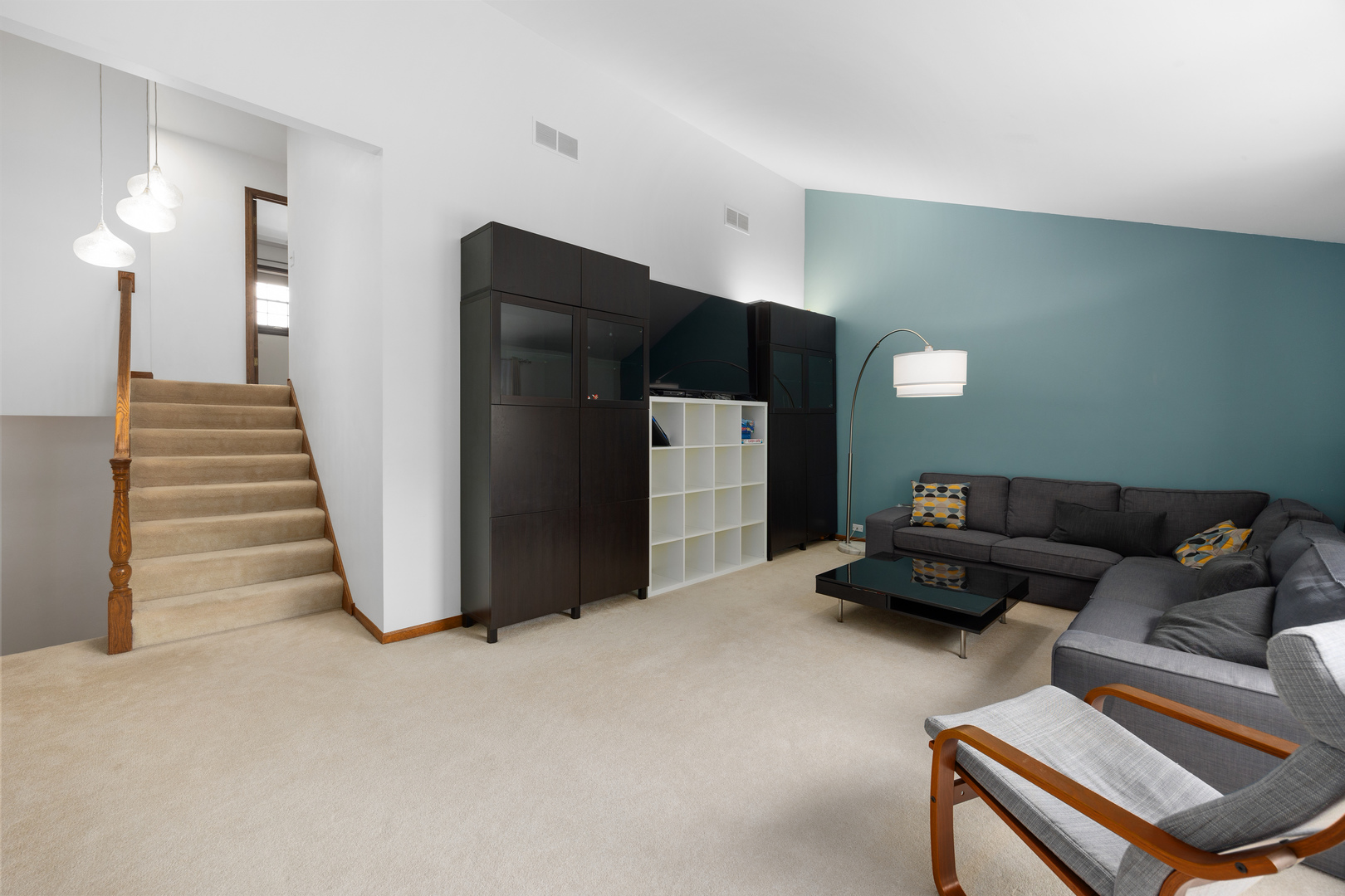 1125 Huntleigh Drive