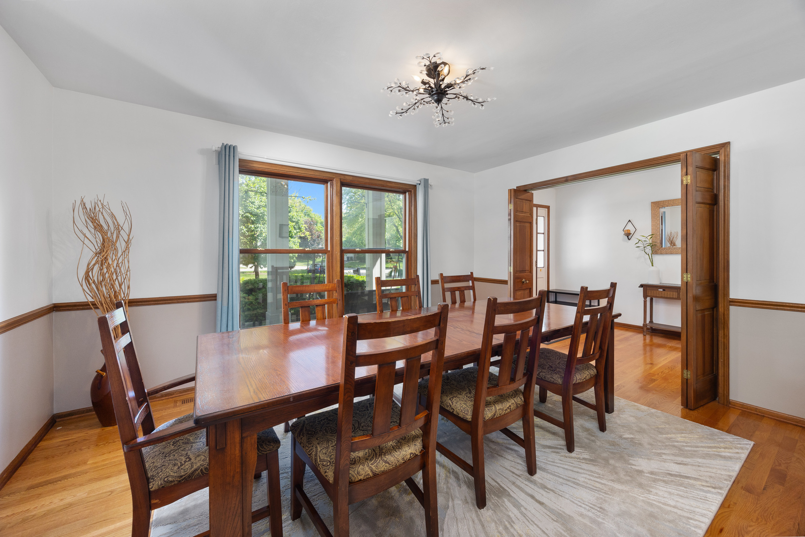 1125 Huntleigh Drive