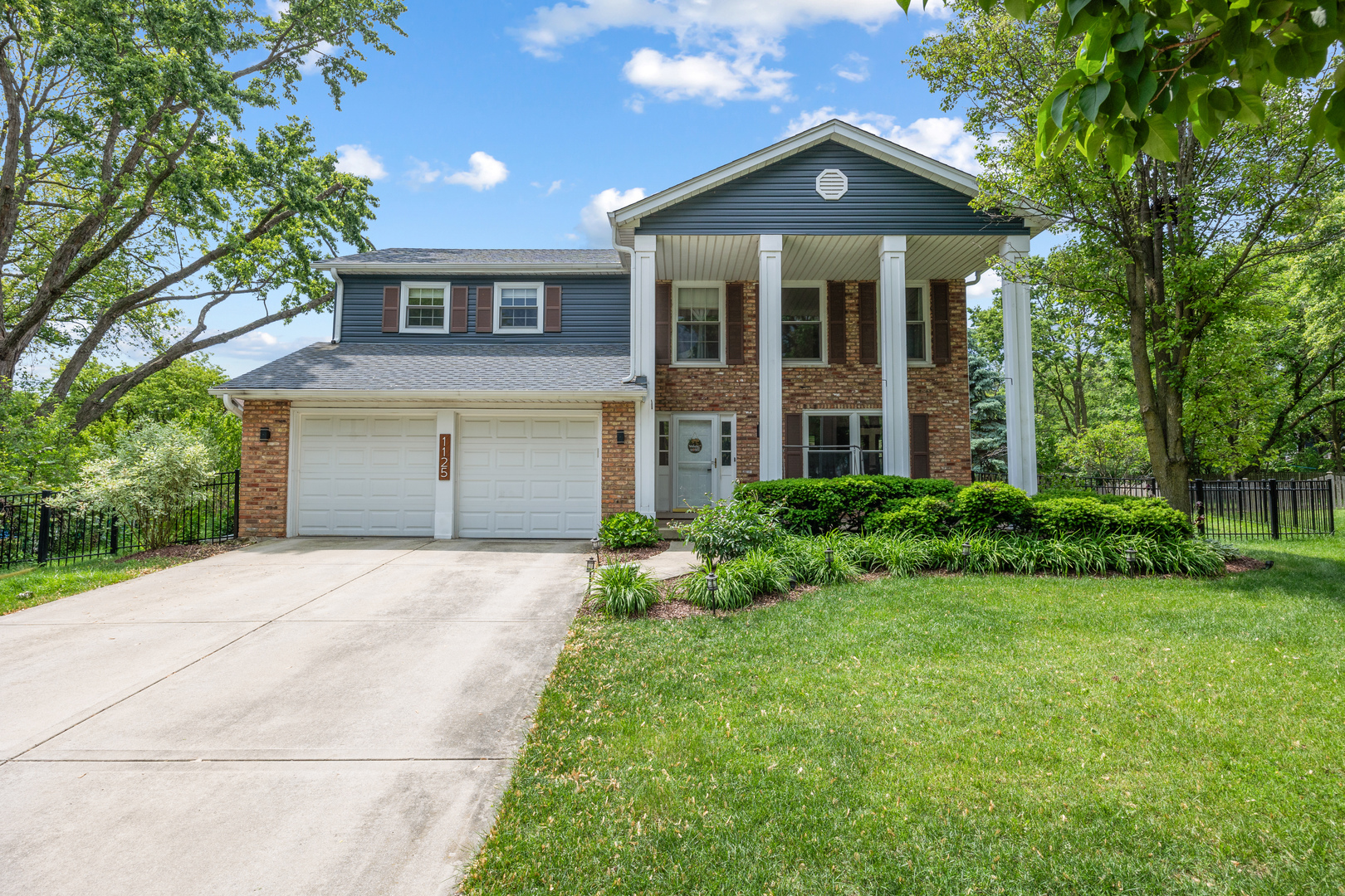 1125 Huntleigh Drive