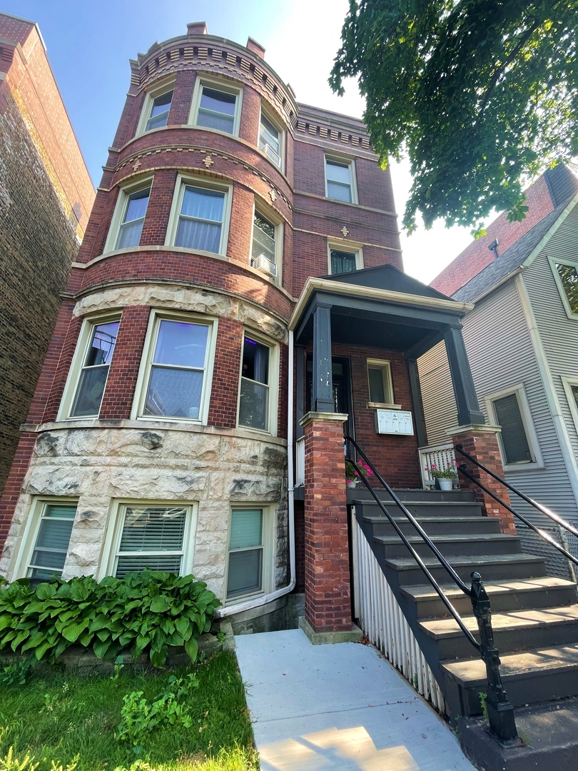 2317 W Roscoe Street Unit: G