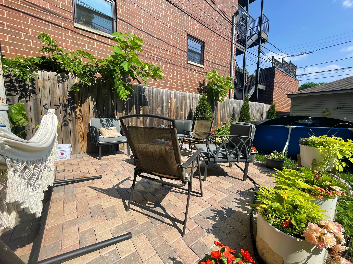 2317 W Roscoe Street Unit: G