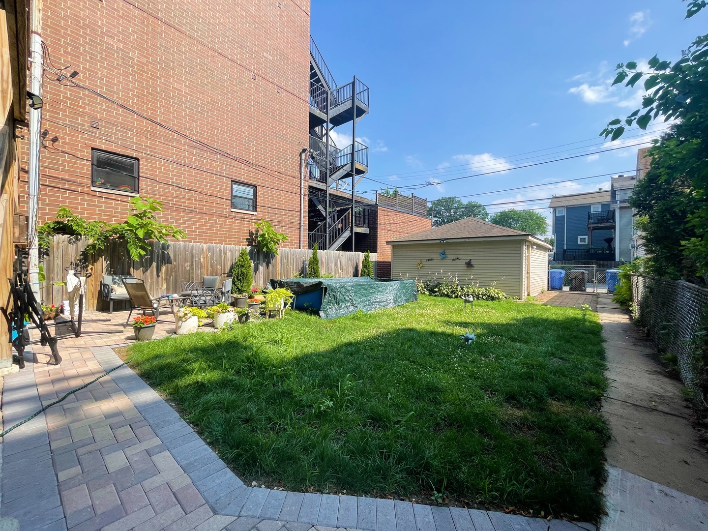 2317 W Roscoe Street Unit: G