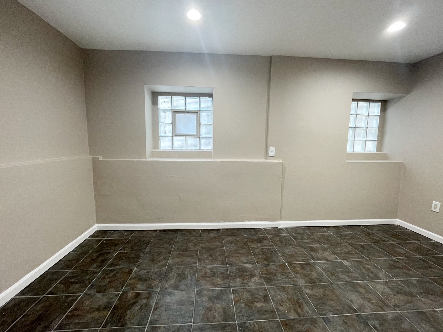 2317 W Roscoe Street Unit: G