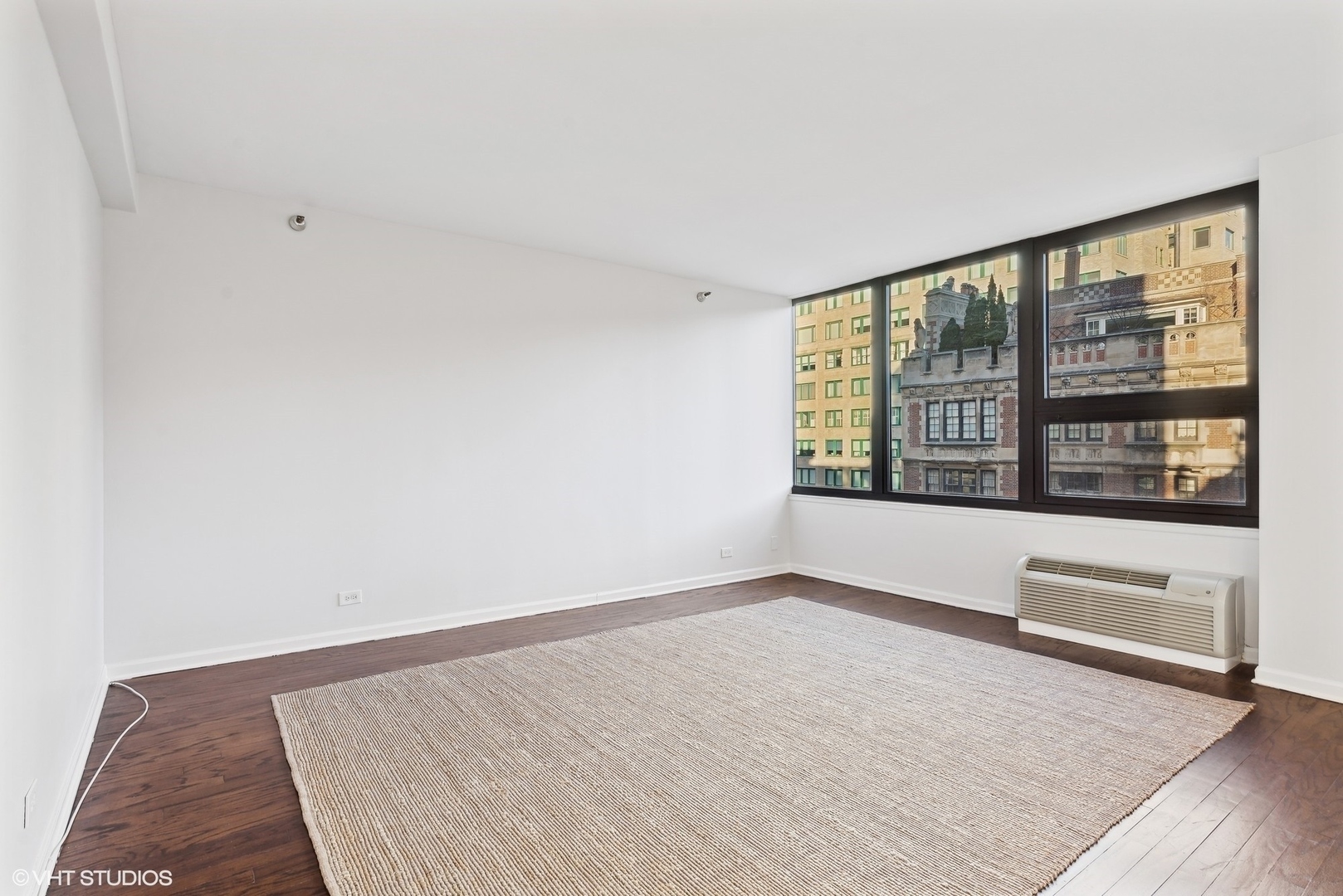 221 E Walton Place Unit: 10B