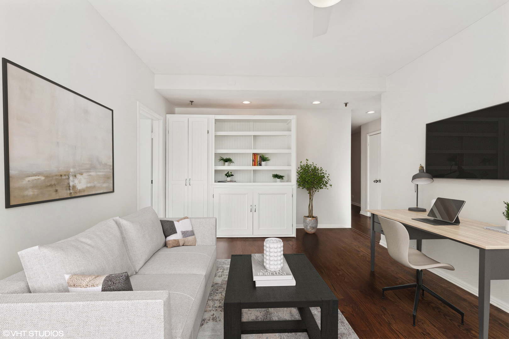 221 E Walton Place Unit: 10B