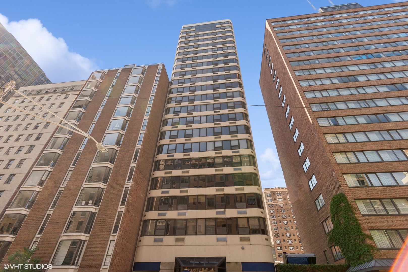 221 E Walton Place Unit: 10B