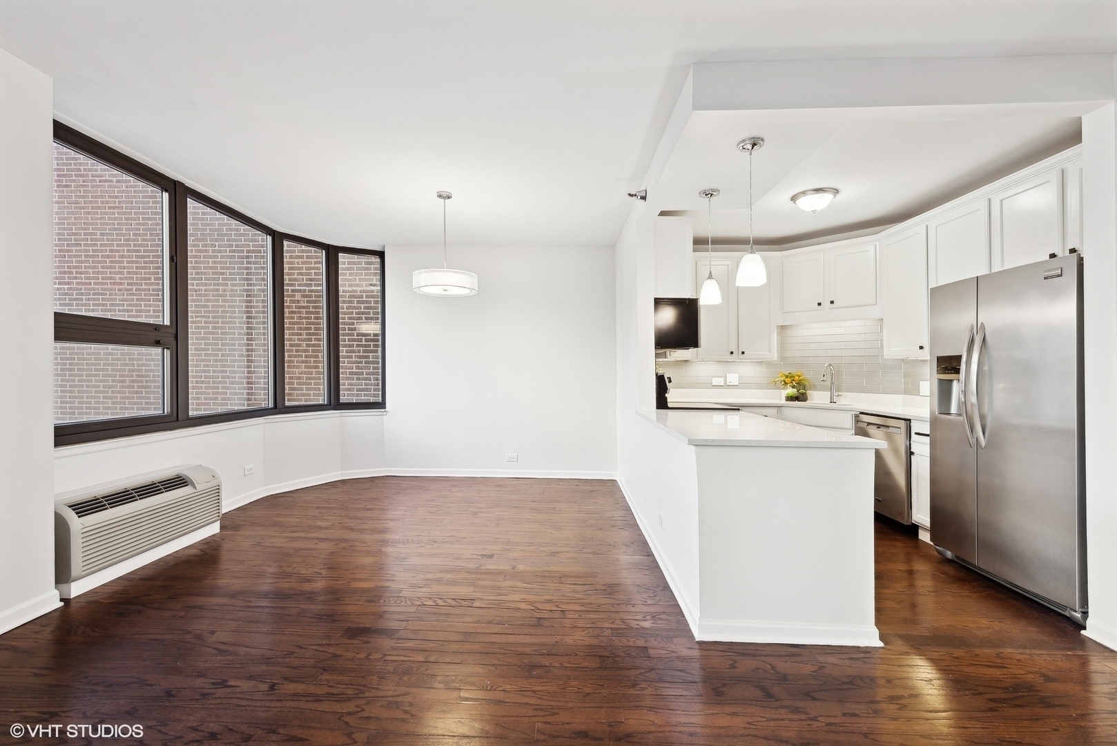 221 E Walton Place Unit: 10B