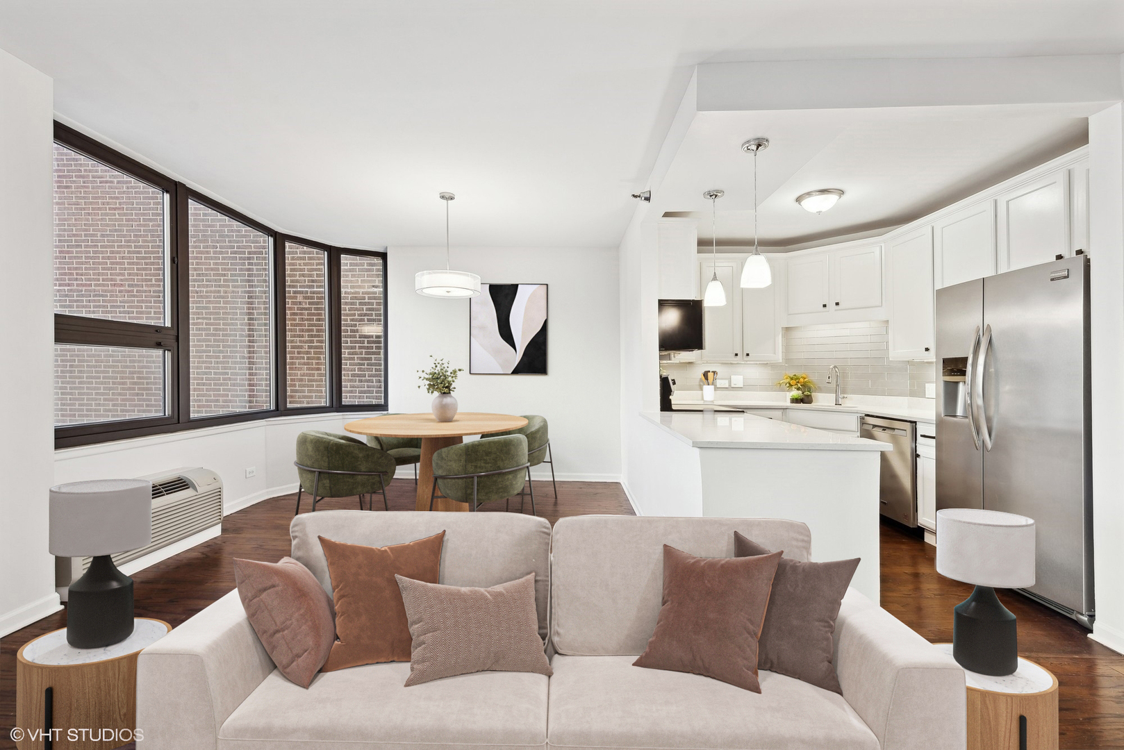 221 E Walton Place Unit: 10B