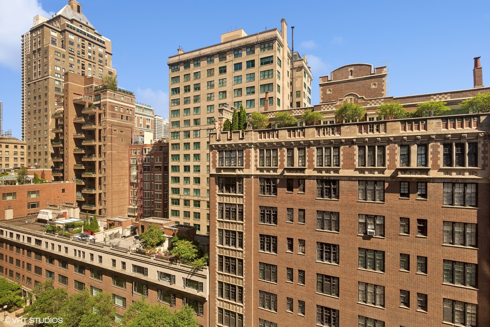 221 E Walton Place Unit: 10B