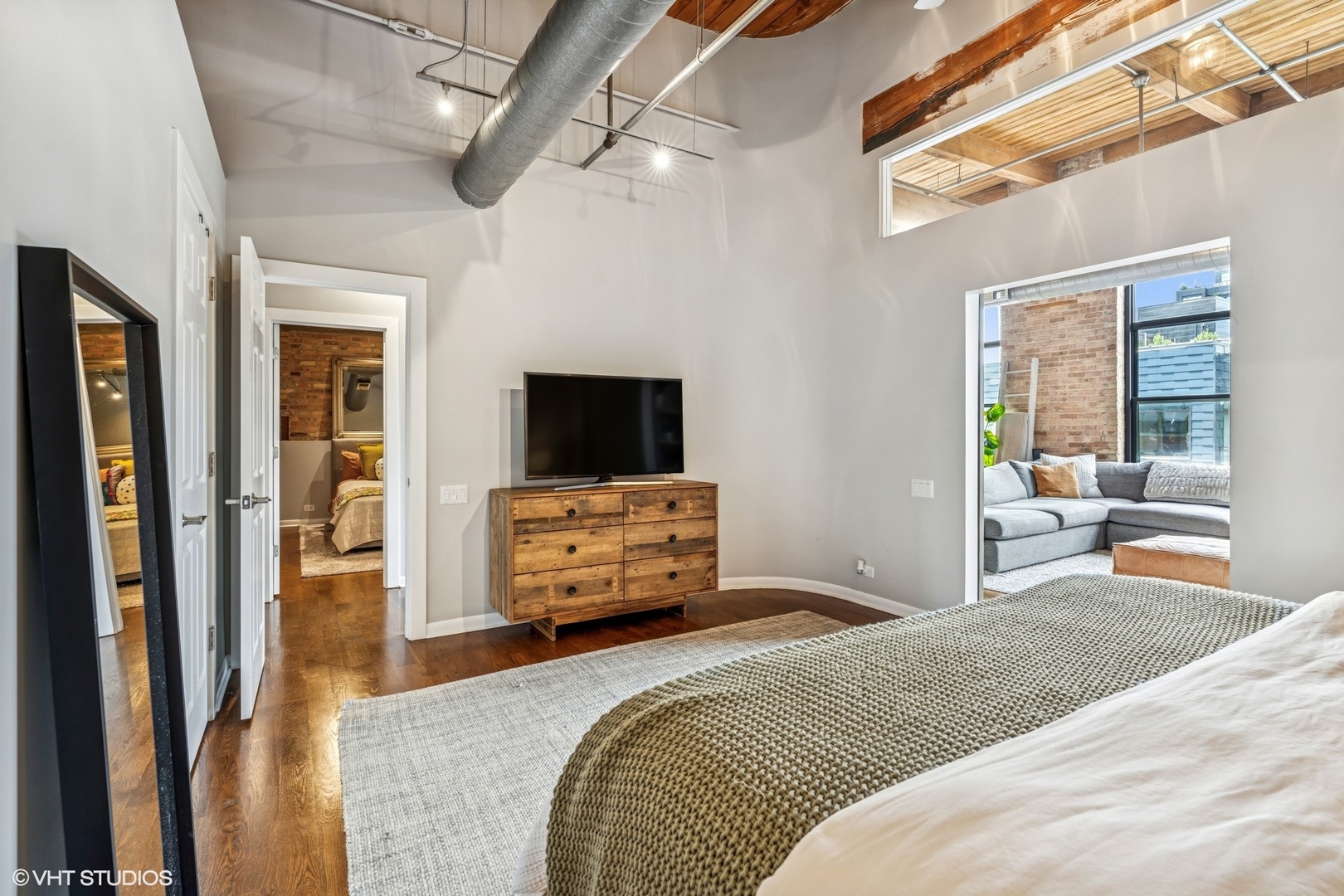 1017 W WASHINGTON Boulevard Unit: 6E