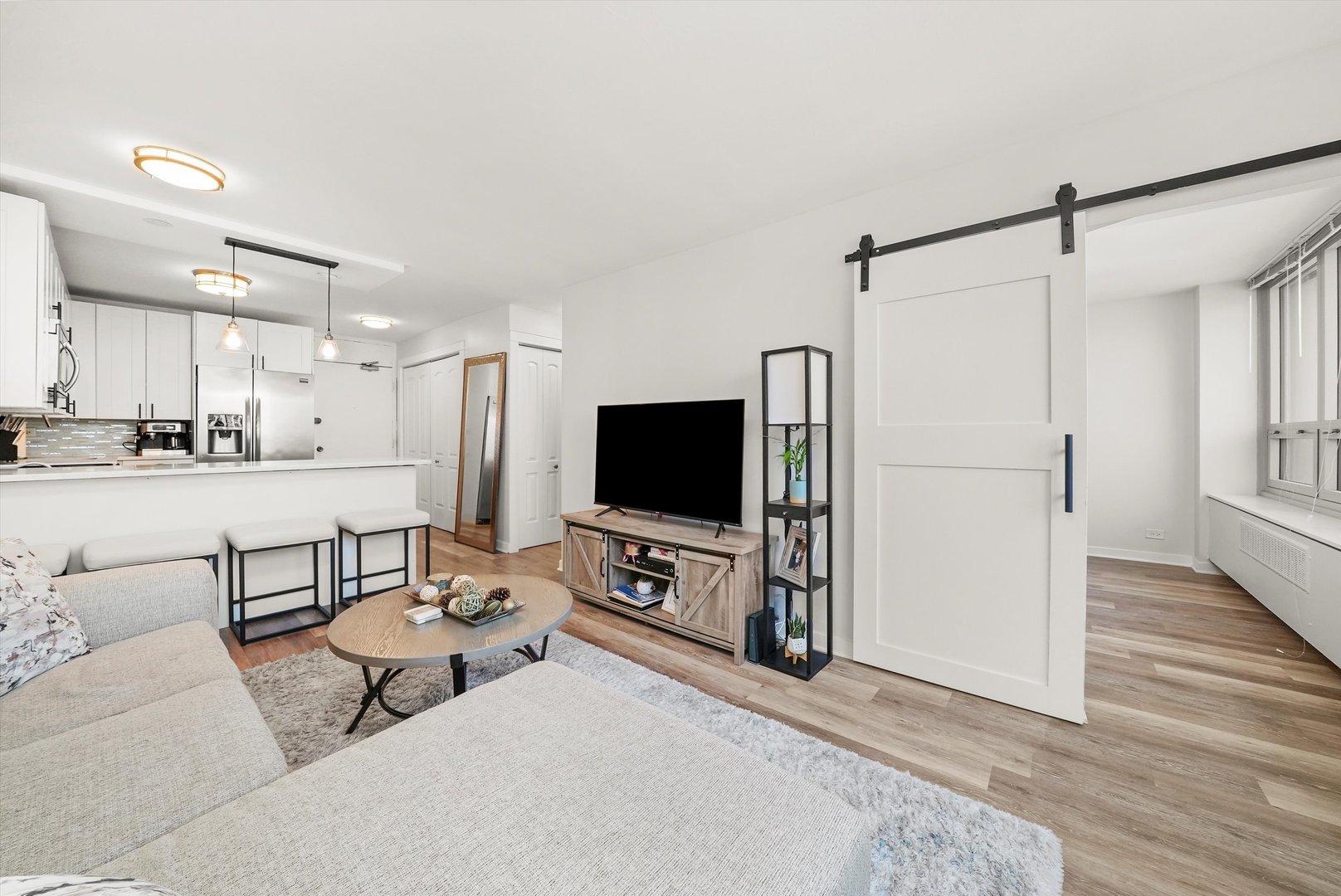 88 W Schiller Street Unit: 1405