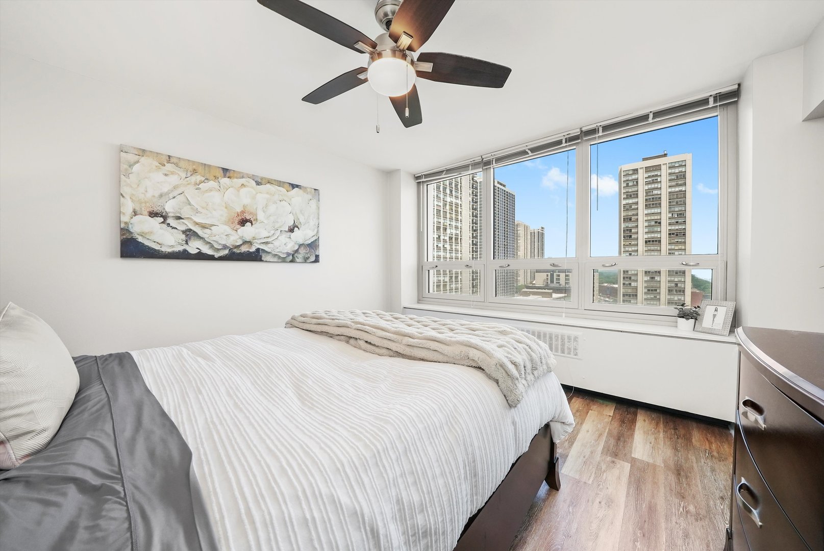 88 W Schiller Street Unit: 1405
