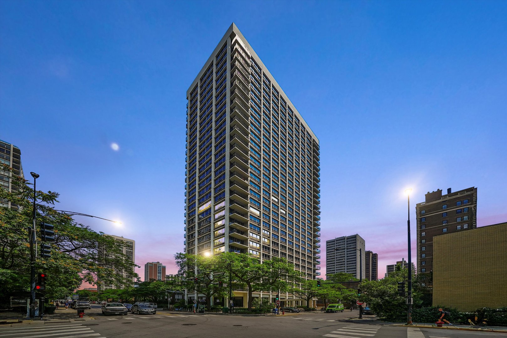 88 W Schiller Street Unit: 1405