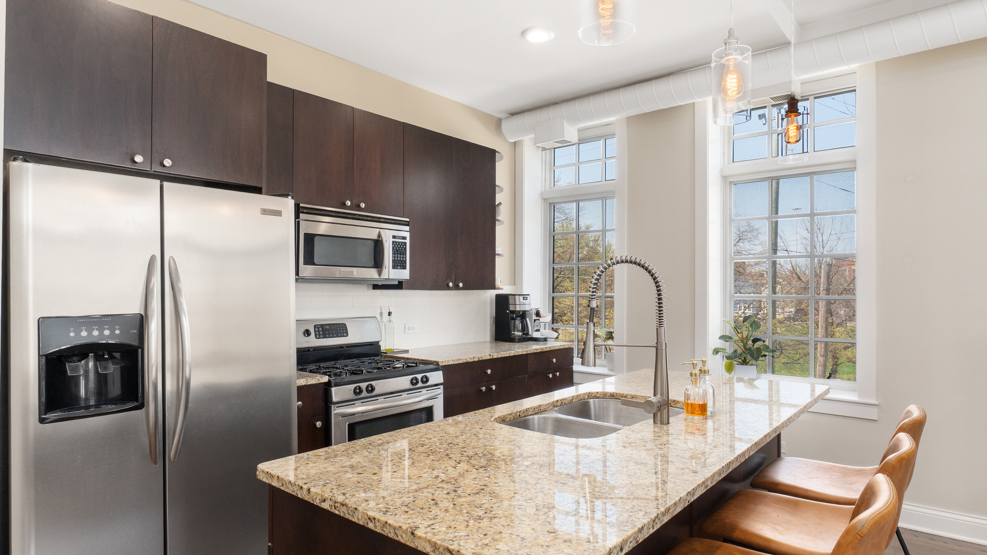 636 N Racine Avenue Unit: 2N