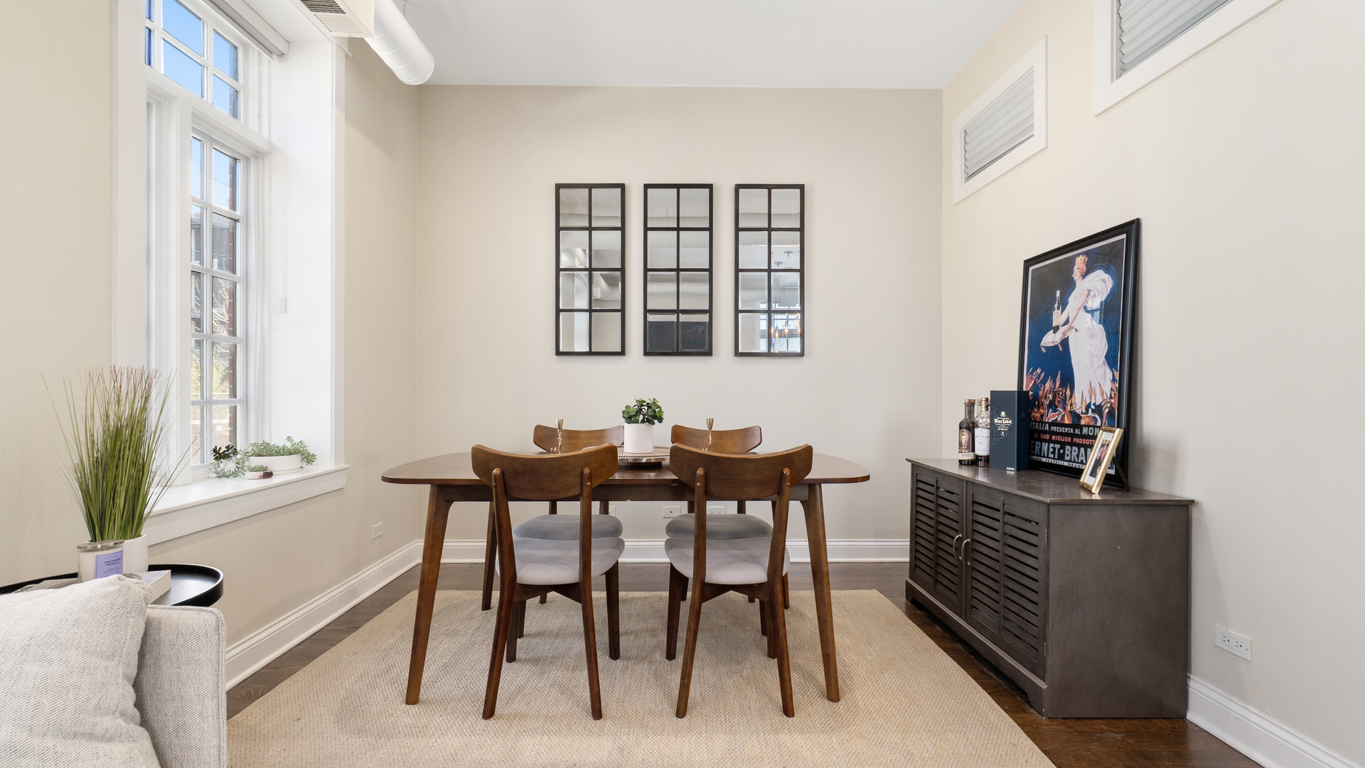 636 N Racine Avenue Unit: 2N
