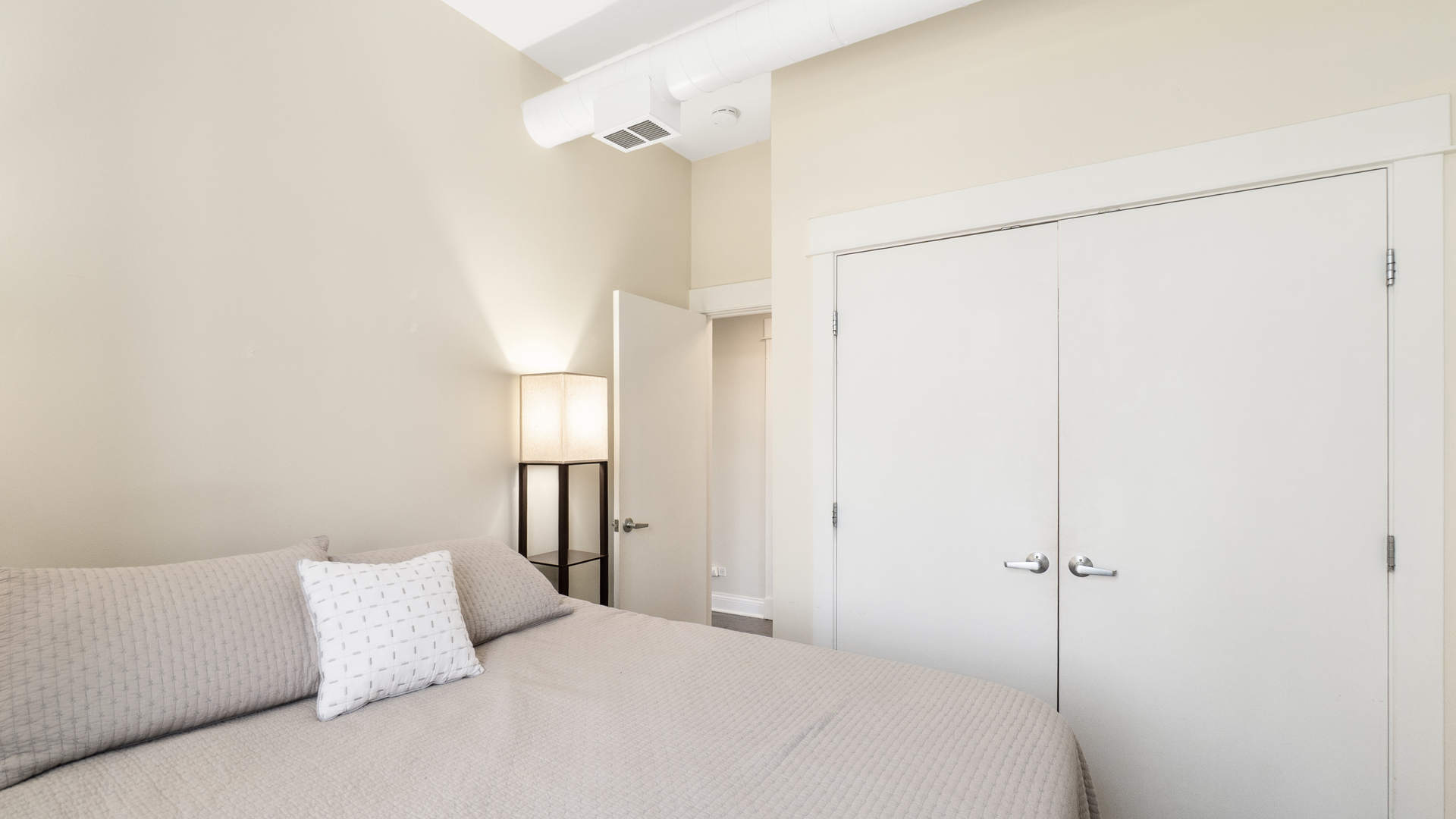 636 N Racine Avenue Unit: 2N