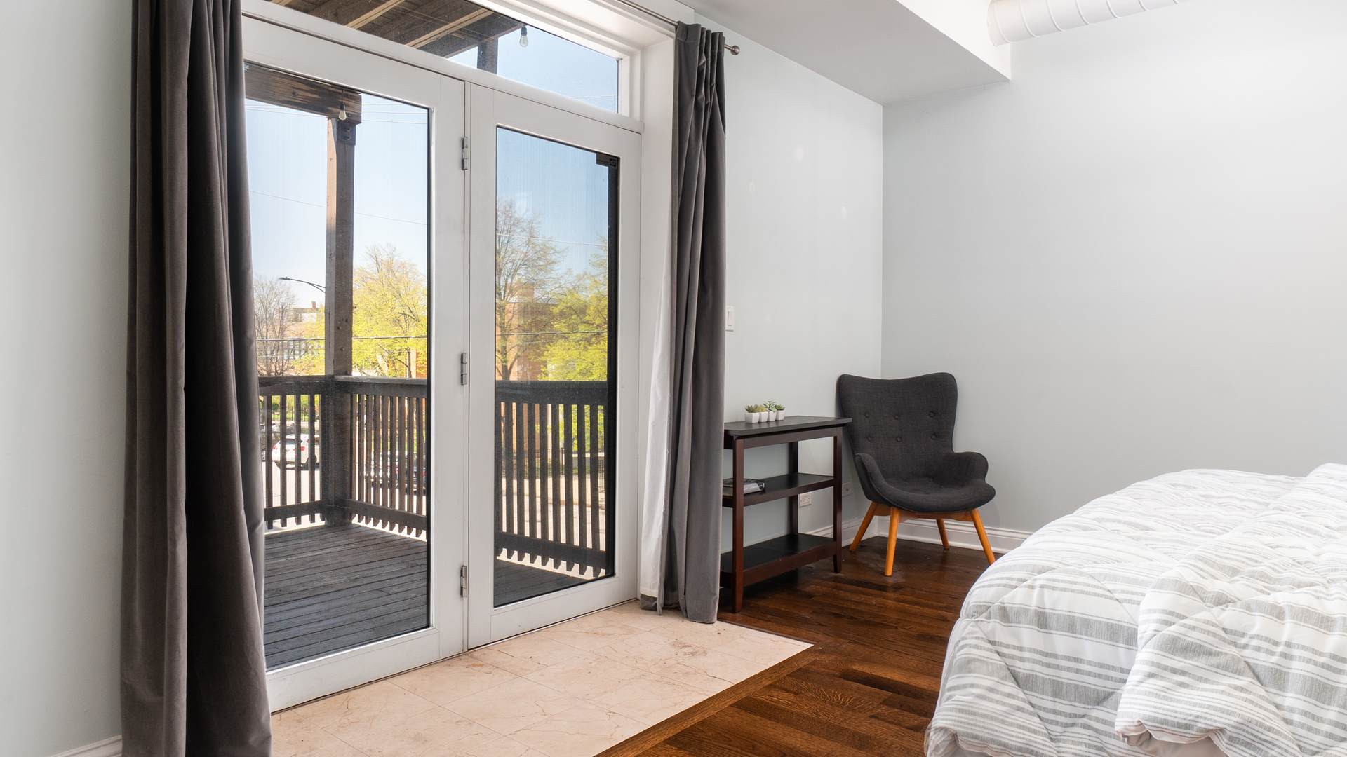 636 N Racine Avenue Unit: 2N