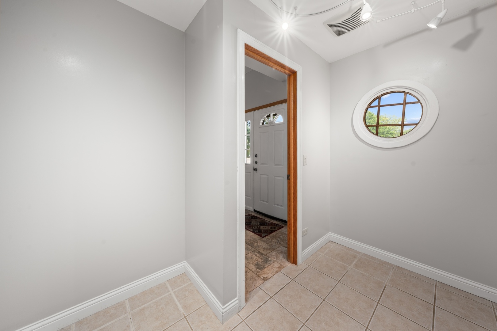 104 S Knollwood Drive