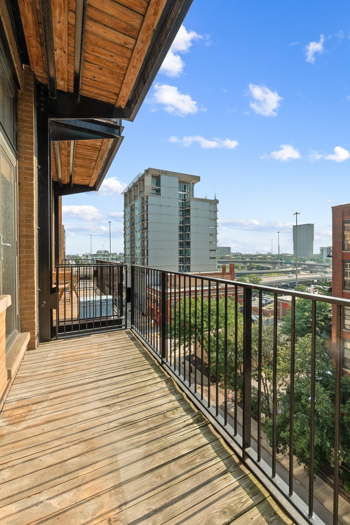 625 W Jackson Boulevard Unit: 602