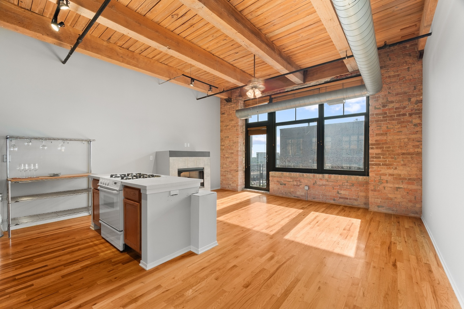 625 W Jackson Boulevard Unit: 602