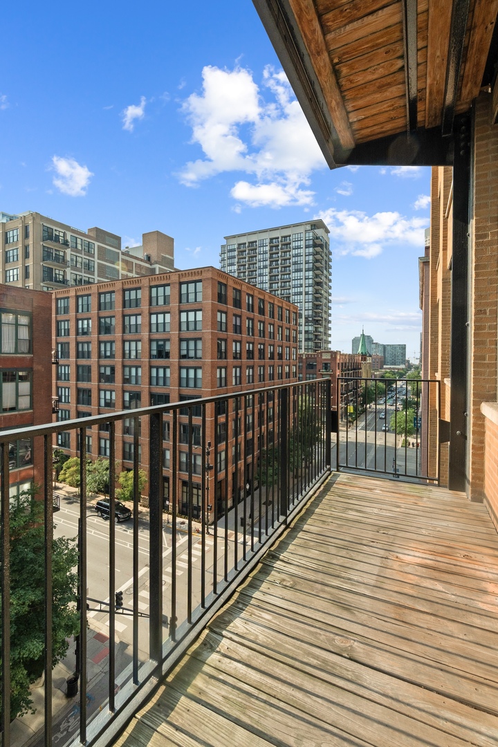 625 W Jackson Boulevard Unit: 602
