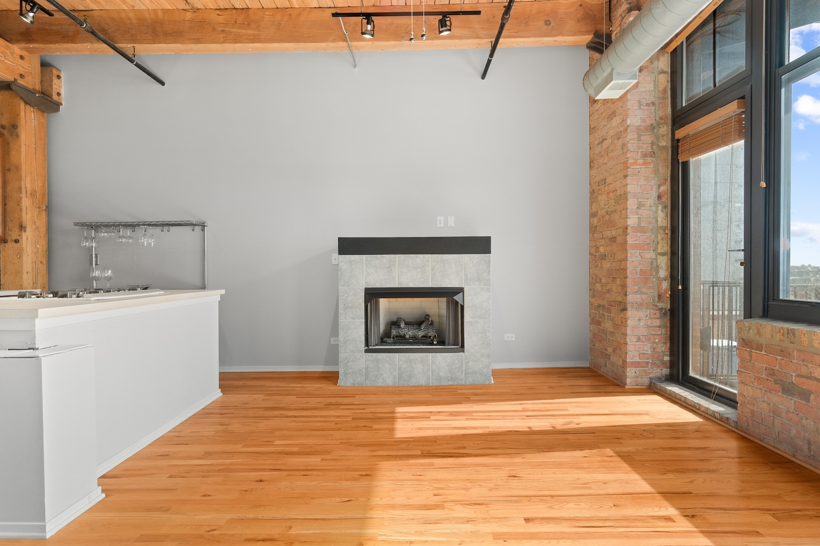 625 W Jackson Boulevard Unit: 602