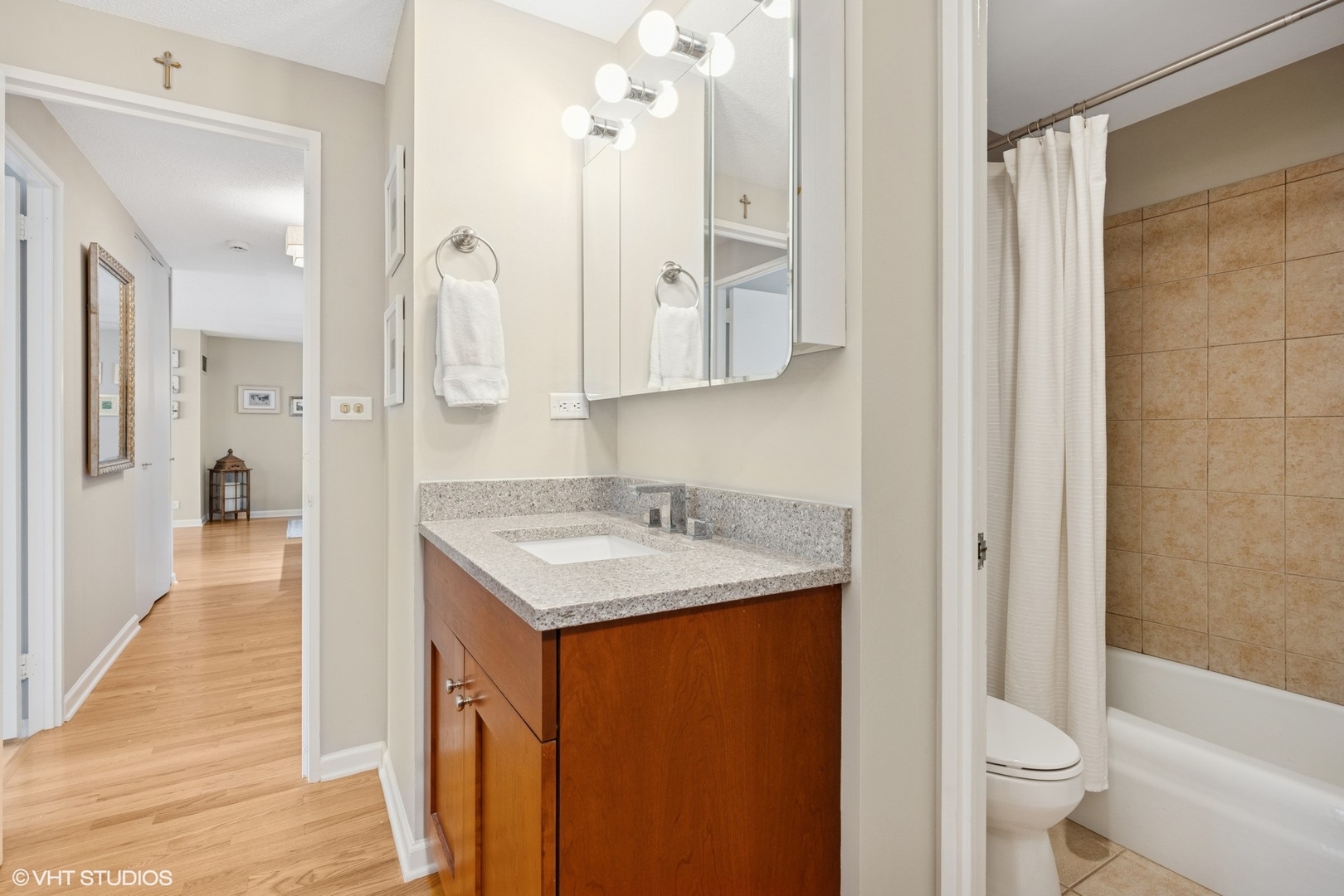 1415 N Dearborn Street Unit: 11B