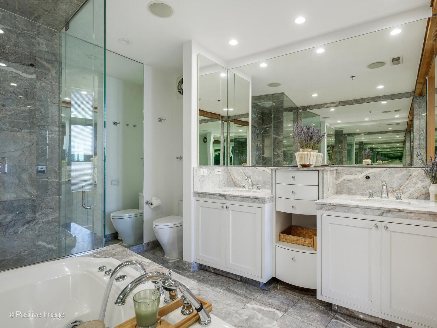 520 W Huron Street Unit: 410