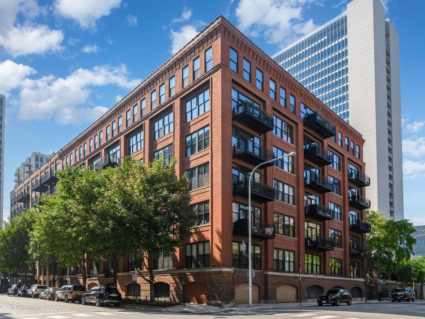 520 W Huron Street Unit: 410