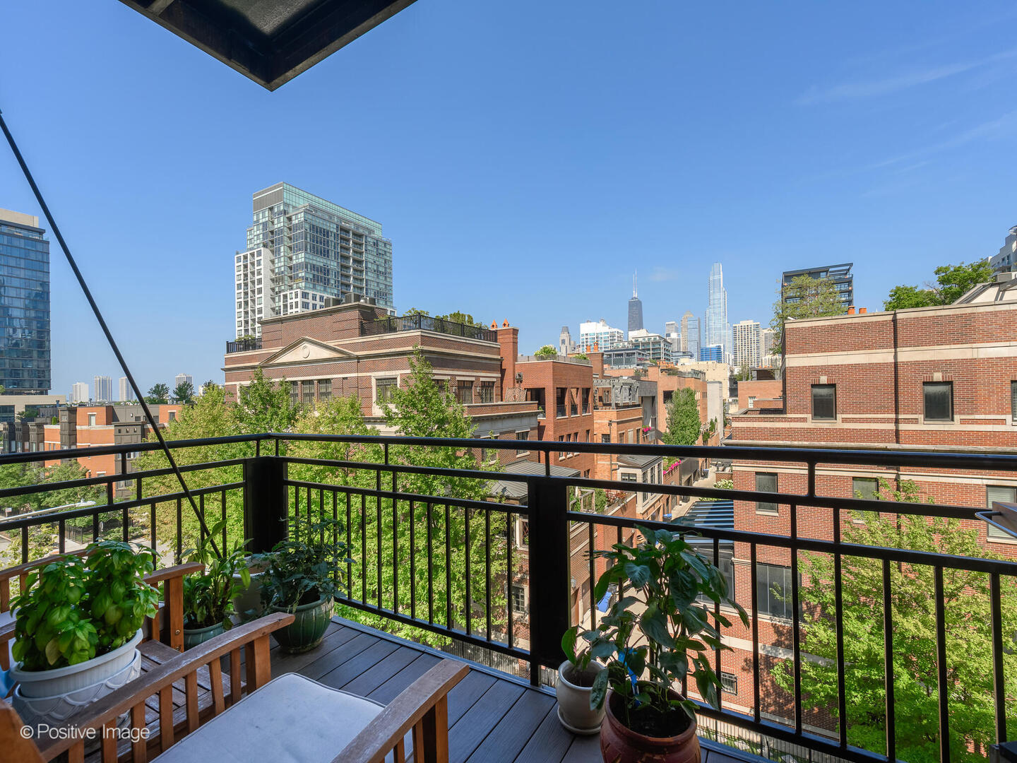 520 W Huron Street Unit: 410