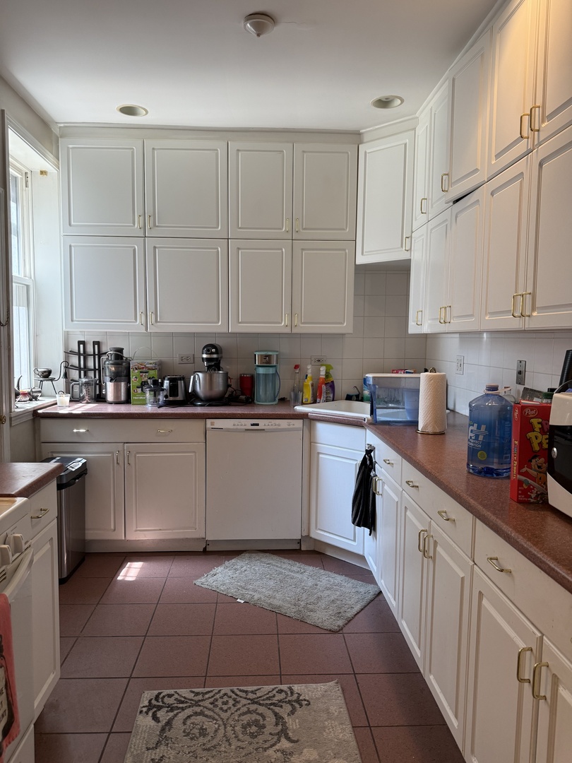 547 W Brompton Avenue Unit: 1N