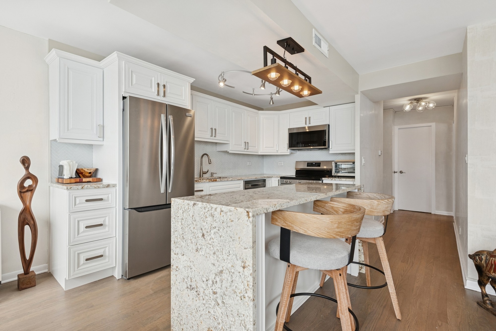 6301 N Sheridan Road Unit: 11G